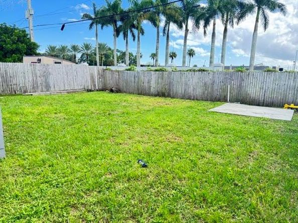 818 Avenue U, Riviera Beach FL 33404