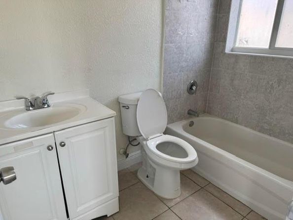 818 Avenue U, Riviera Beach FL 33404