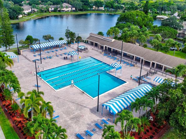 3249 Carambola Cir 3249, Coconut Creek FL 33066