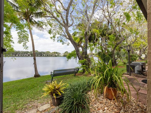 1424 NW 97th Ter 280, Hollywood FL 33024