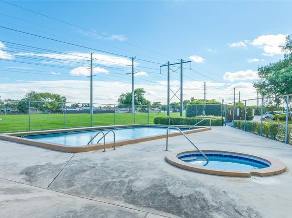1424 NW 97th Ter 280, Hollywood FL 33024