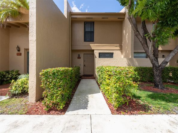 1424 NW 97th Ter 280, Hollywood FL 33024