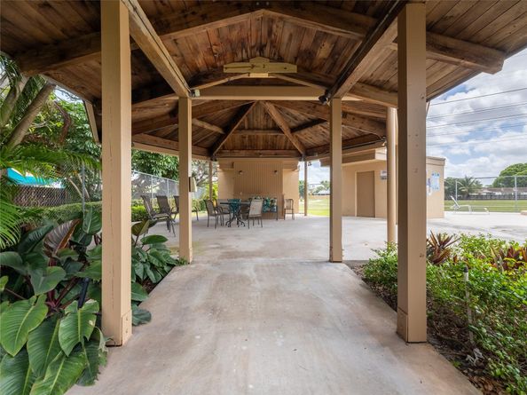 1424 NW 97th Ter 280, Hollywood FL 33024