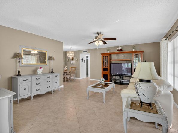 1025 South Dr D, Delray Beach FL 33445