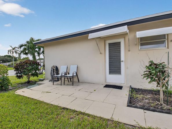 1025 South Dr D, Delray Beach FL 33445