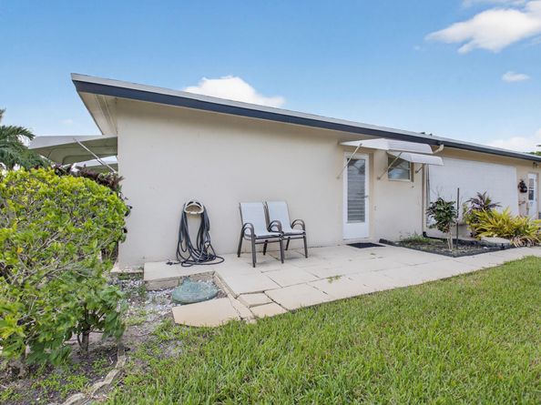 1025 South Dr D, Delray Beach FL 33445