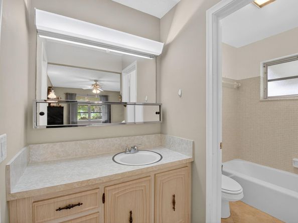 1025 South Dr D, Delray Beach FL 33445