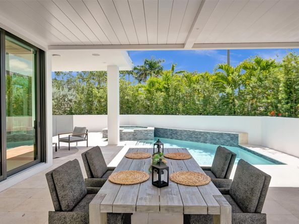 1111 SE 9th AVE, Fort Lauderdale FL 33316