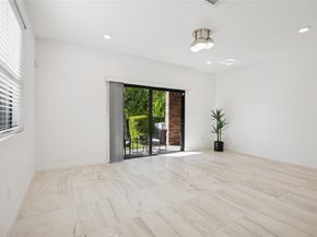 180 SE 5th Ct, Deerfield Beach FL 33441