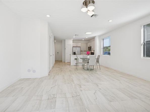 180 SE 5th Ct, Deerfield Beach FL 33441