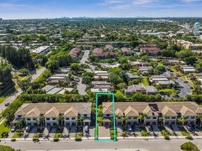 180 SE 5th Ct, Deerfield Beach FL 33441