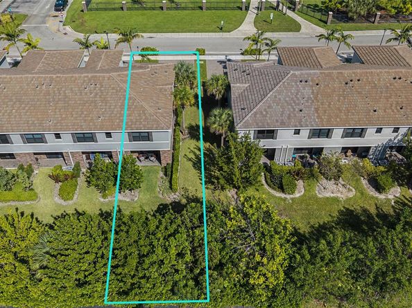 180 SE 5th Ct, Deerfield Beach FL 33441