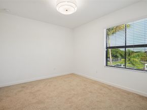 180 SE 5th Ct, Deerfield Beach FL 33441