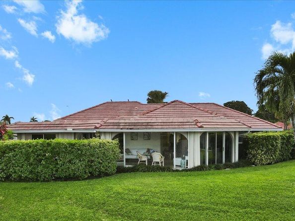 233 Rio Vista Circle, Atlantis FL 33462