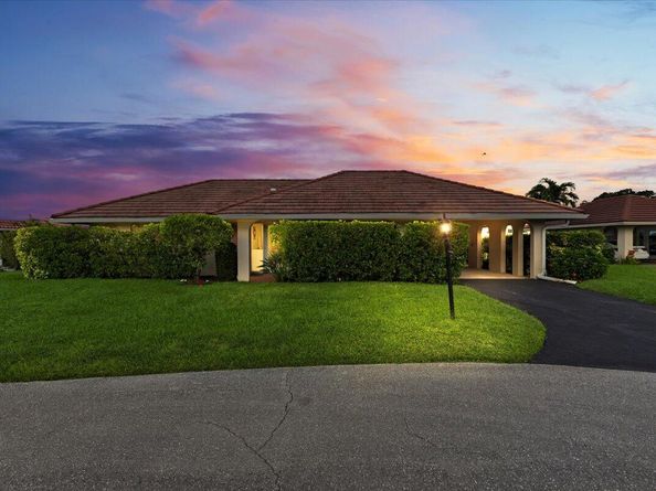 233 Rio Vista Circle, Atlantis FL 33462