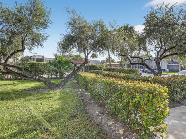 380 Racquet Club Road 106, Weston FL 33326