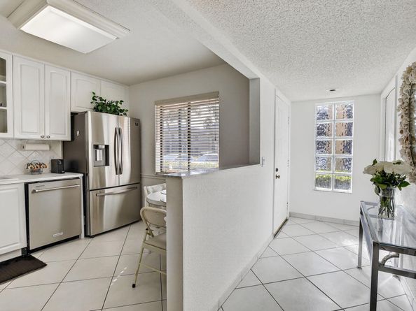 380 Racquet Club Road 106, Weston FL 33326