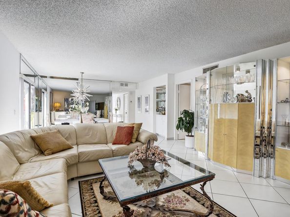 380 Racquet Club Road 106, Weston FL 33326