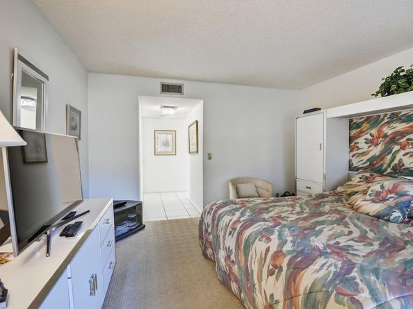 380 Racquet Club Road 106, Weston FL 33326