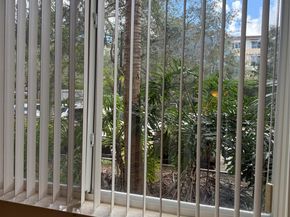 16102 Emerald Estates Dr 129, Weston FL 33331