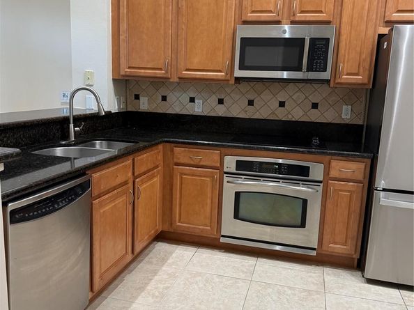 16102 Emerald Estates Dr 129, Weston FL 33331