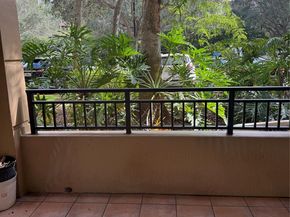 16102 Emerald Estates Dr 129, Weston FL 33331