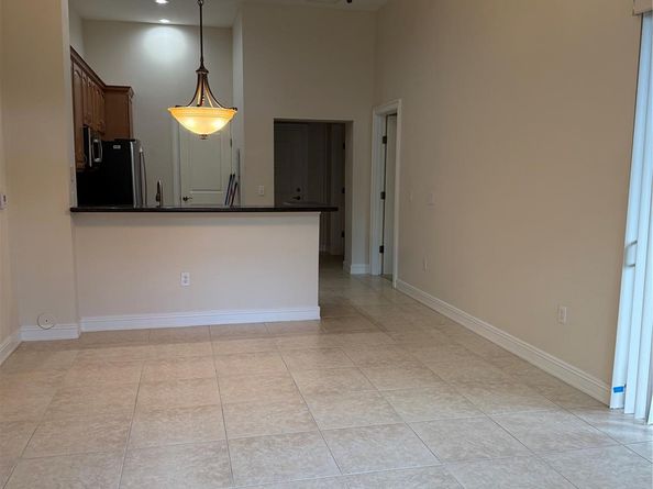 16102 Emerald Estates Dr 129, Weston FL 33331