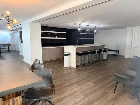 100 N Federal Hwy 1226, Fort Lauderdale FL 33301