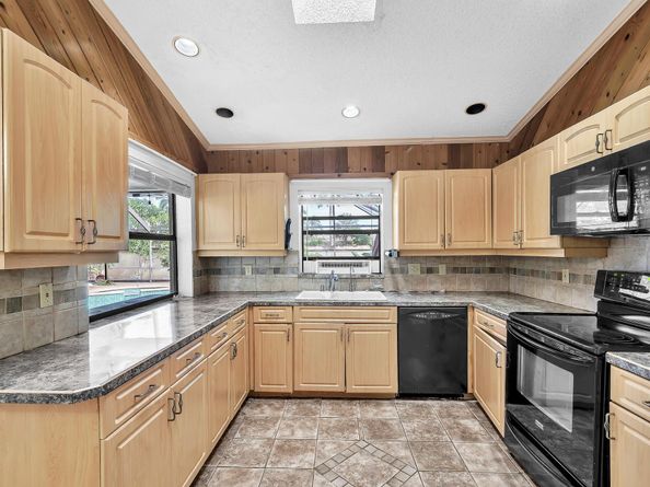 4377 NW 88th Terrace, Coral Springs FL 33065