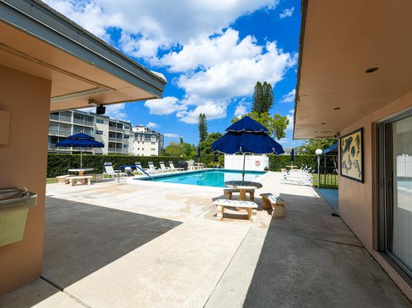 3575 Broken Woods Dr 303, Coral Springs FL 33065