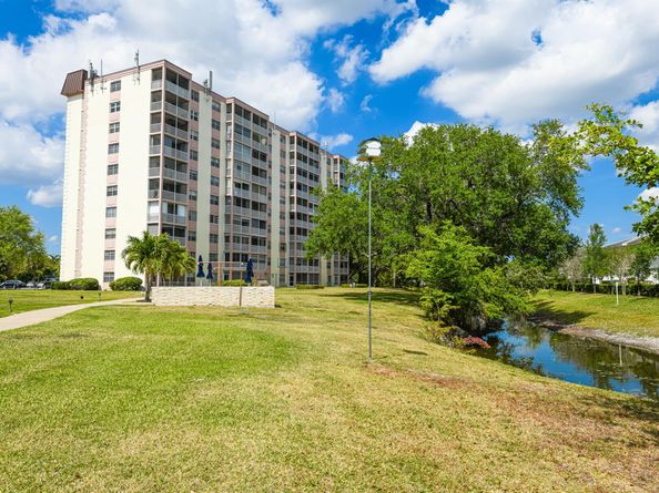 3575 Broken Woods Dr 303, Coral Springs FL 33065