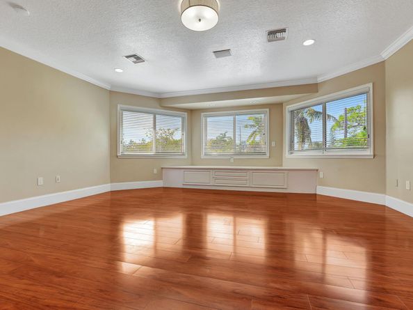 1300 NE 26th Avenue NE, Pompano Beach FL 33062