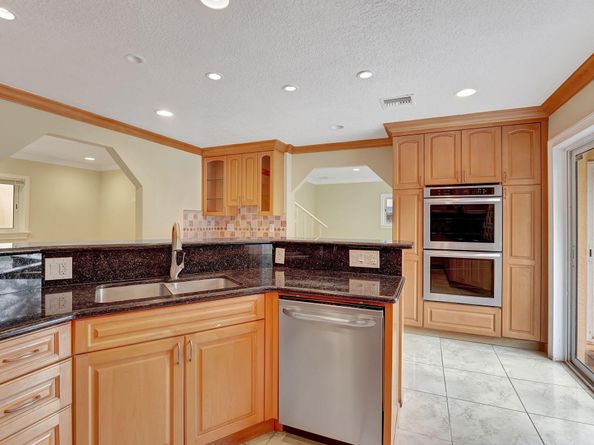 1300 NE 26th Avenue NE, Pompano Beach FL 33062