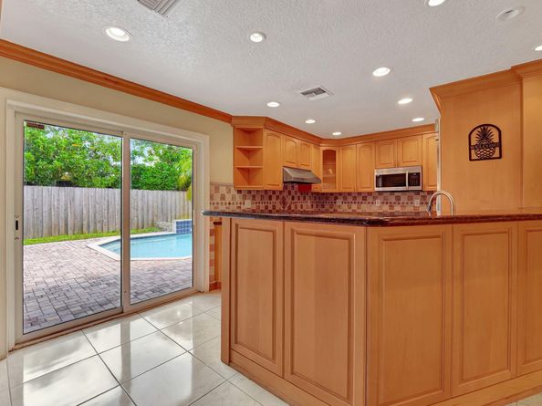 1300 NE 26th Avenue NE, Pompano Beach FL 33062