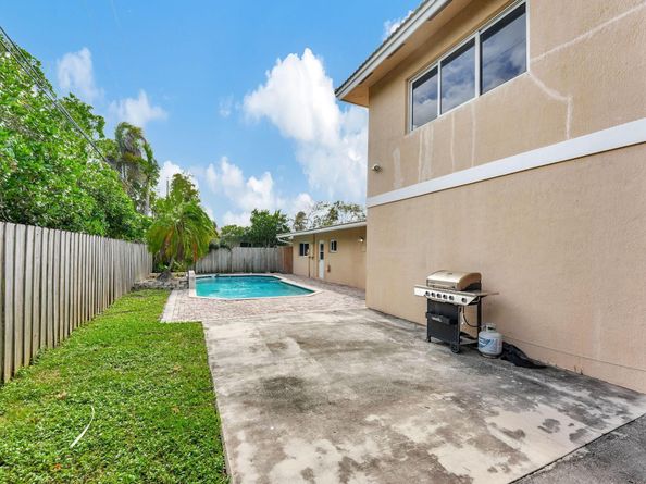 1300 NE 26th Avenue NE, Pompano Beach FL 33062