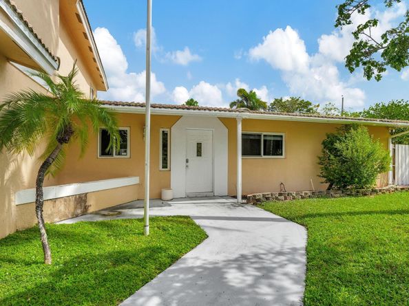 1300 NE 26th Avenue NE, Pompano Beach FL 33062