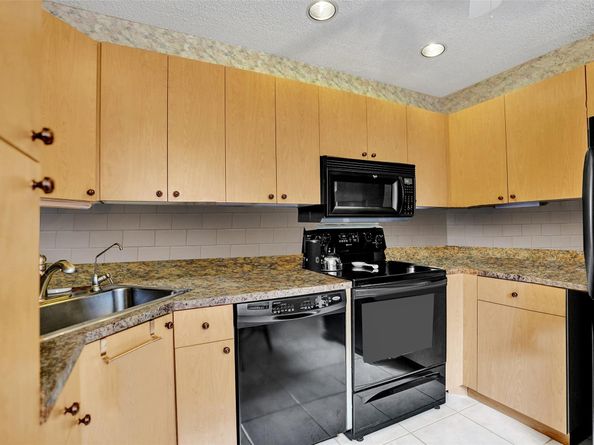 9132 SW 20th St B, Boca Raton FL 33428