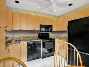 9132 SW 20th St B, Boca Raton FL 33428