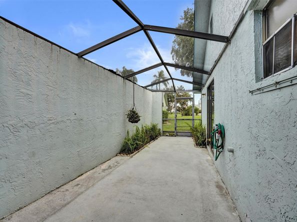 9132 SW 20th St B, Boca Raton FL 33428