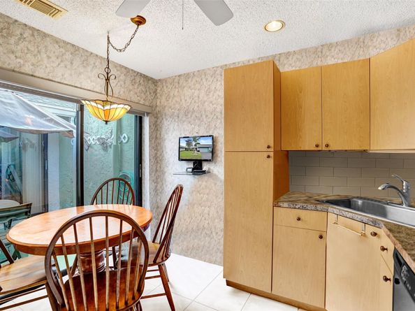 9132 SW 20th St B, Boca Raton FL 33428