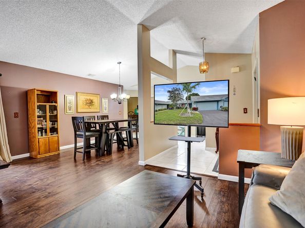 9132 SW 20th St B, Boca Raton FL 33428