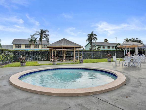 9132 SW 20th St B, Boca Raton FL 33428