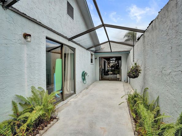 9132 SW 20th St B, Boca Raton FL 33428