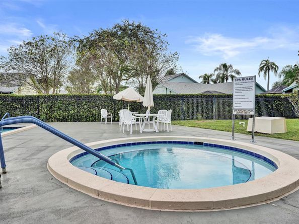 9132 SW 20th St B, Boca Raton FL 33428