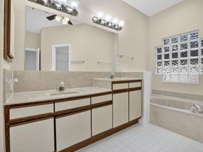 9401 NW 18th Dr, Plantation FL 33322