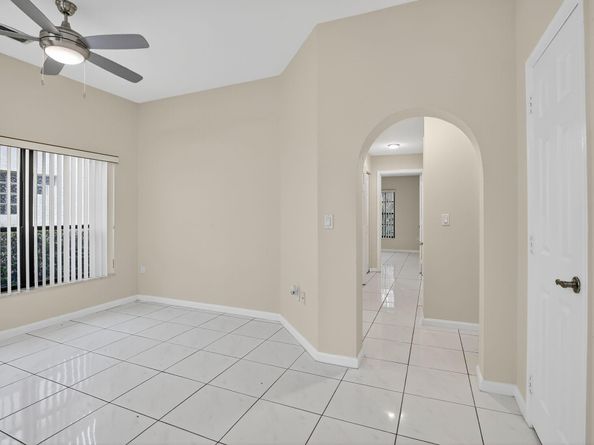 9401 NW 18th Dr, Plantation FL 33322