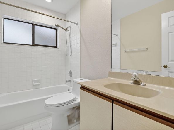 9401 NW 18th Dr, Plantation FL 33322