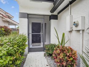 9401 NW 18th Dr, Plantation FL 33322