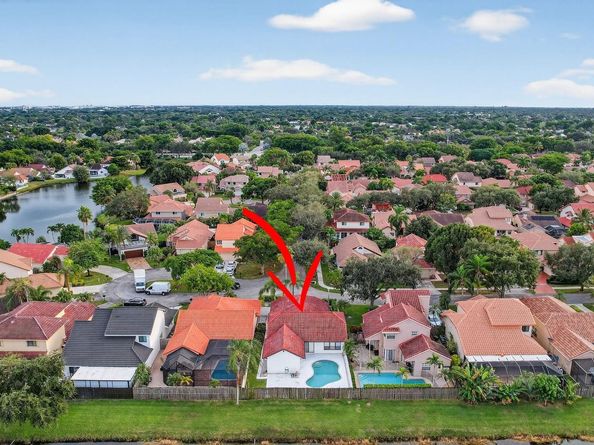 9401 NW 18th Dr, Plantation FL 33322