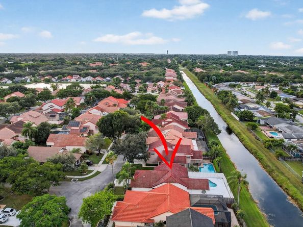 9401 NW 18th Dr, Plantation FL 33322